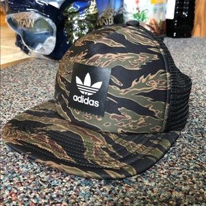 Addidas SnapBack Hat